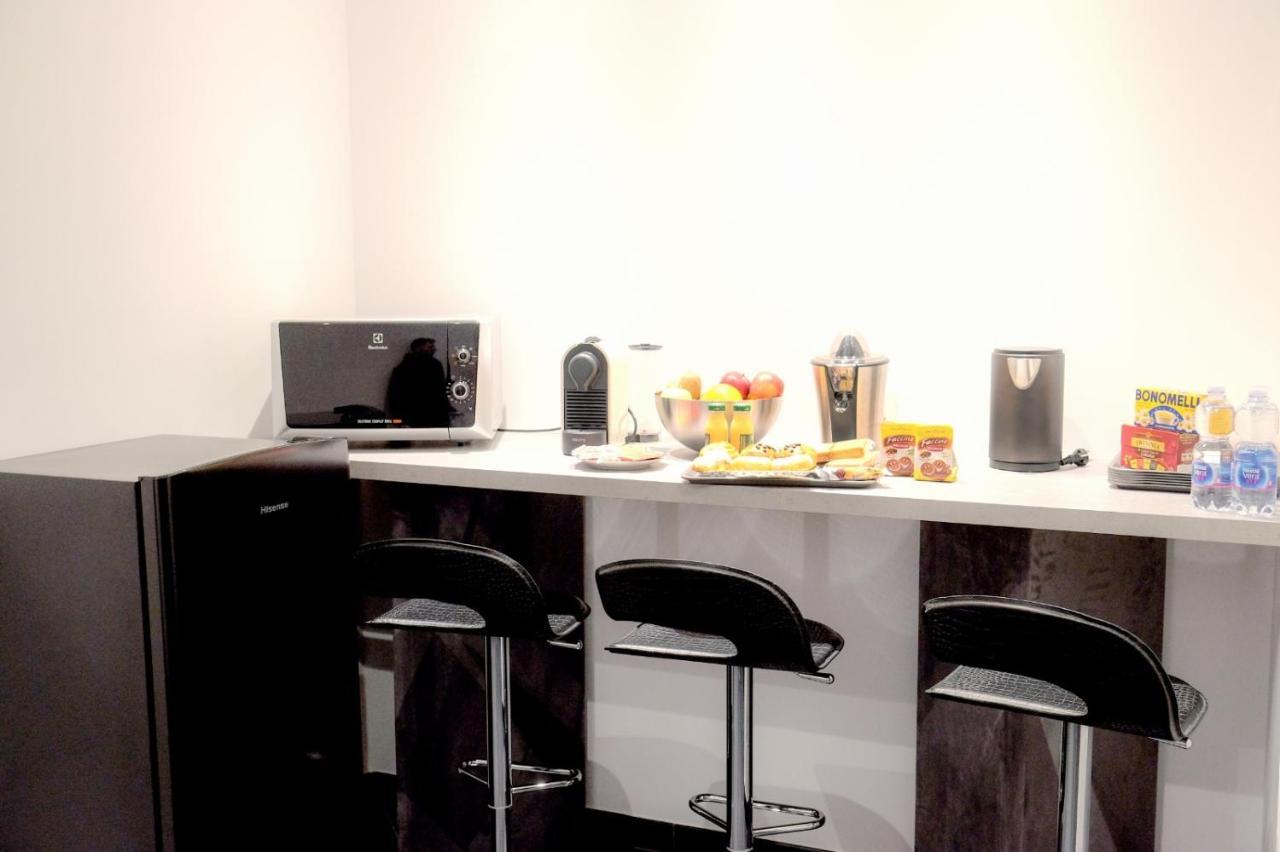 Airport Deluxe Alojamento de Acomodação e Pequeno-almoço Bari