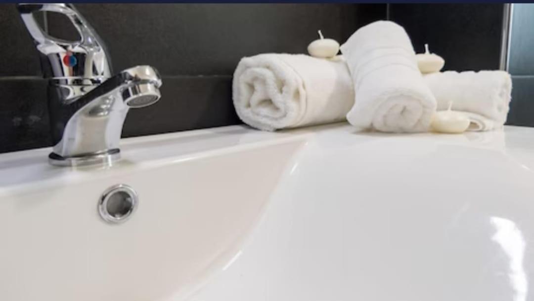 Alojamento de Acomodação e Pequeno-almoço Airport Deluxe *